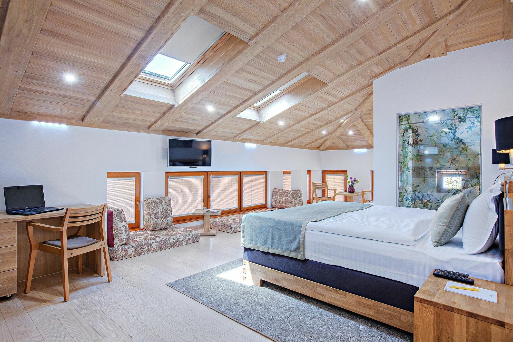 โฮเทล อซิซา ซาราเยโว Hotel ภายนอก รูปภาพ